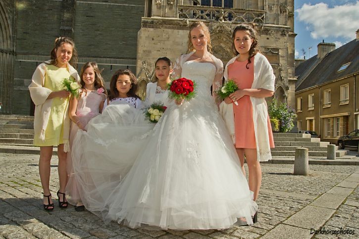 Mariée & Petite Demoiselles D'honneur et Soeurs